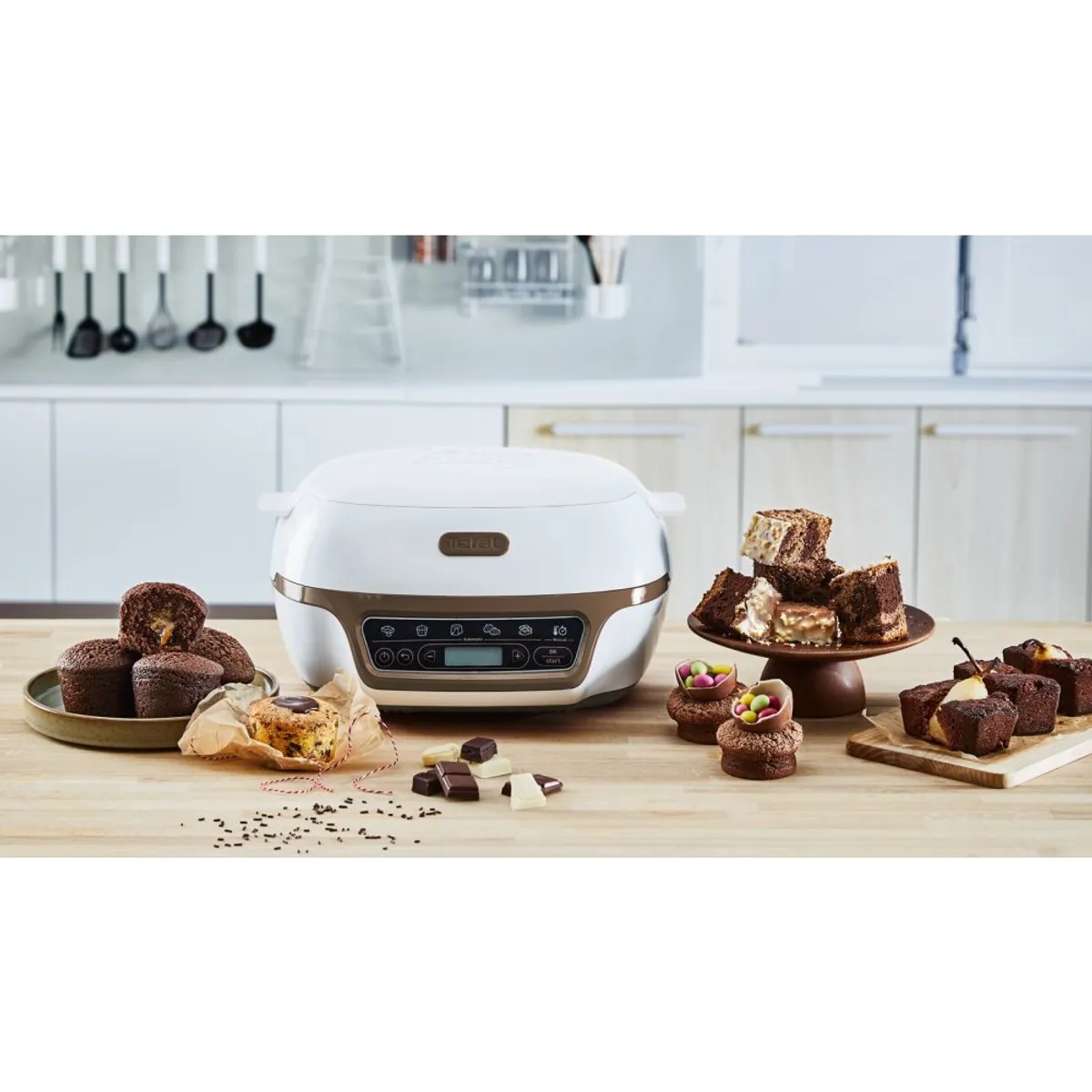Мультикондитер Tefal Cake Factory KD802112