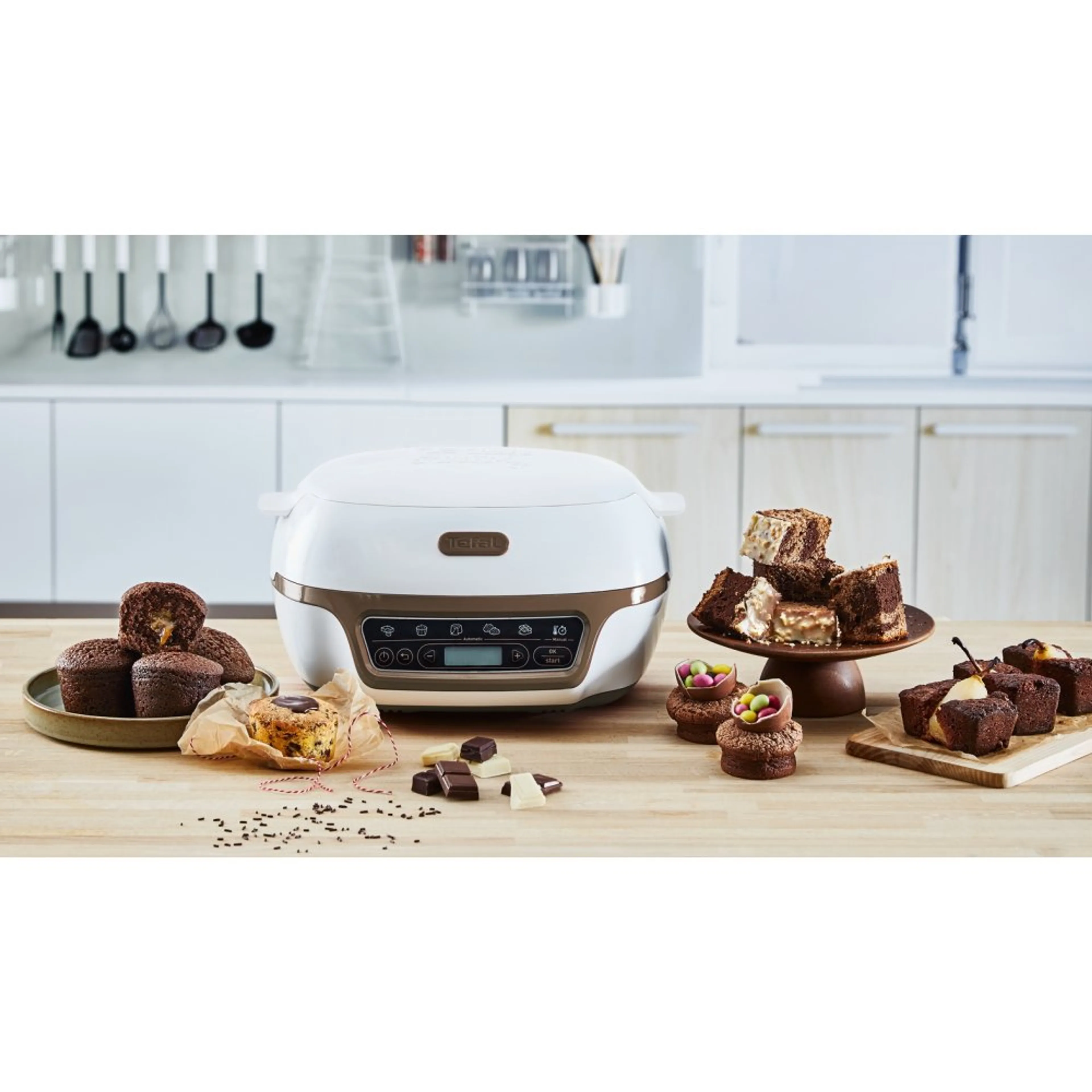 Мультикондитер Tefal Cake Factory KD802112
