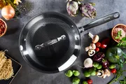 Сковорода-вок с крышкой Tefal Eternal Mesh Frypan 28 см E4971634