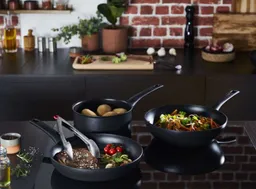 Сковорода-вок Tefal Ultimate ON 28 см G26019AZ