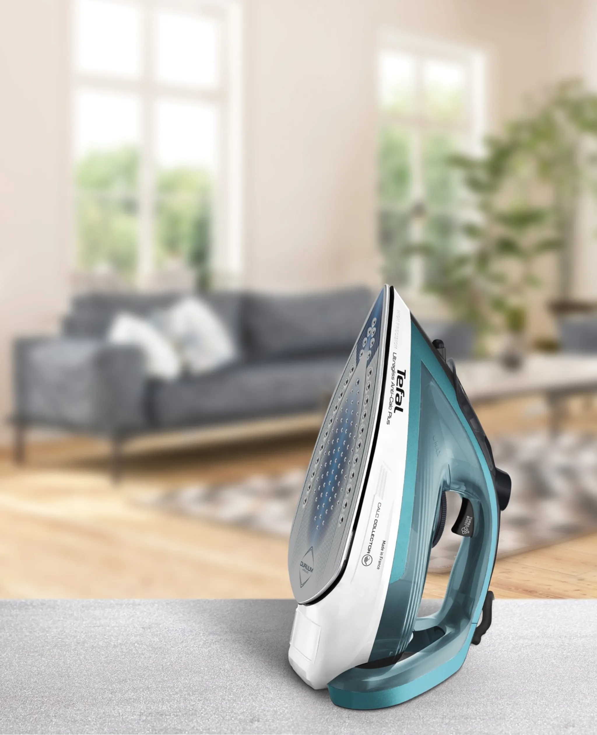 Утюг Tefal Ultragliss Plus FV6844E0