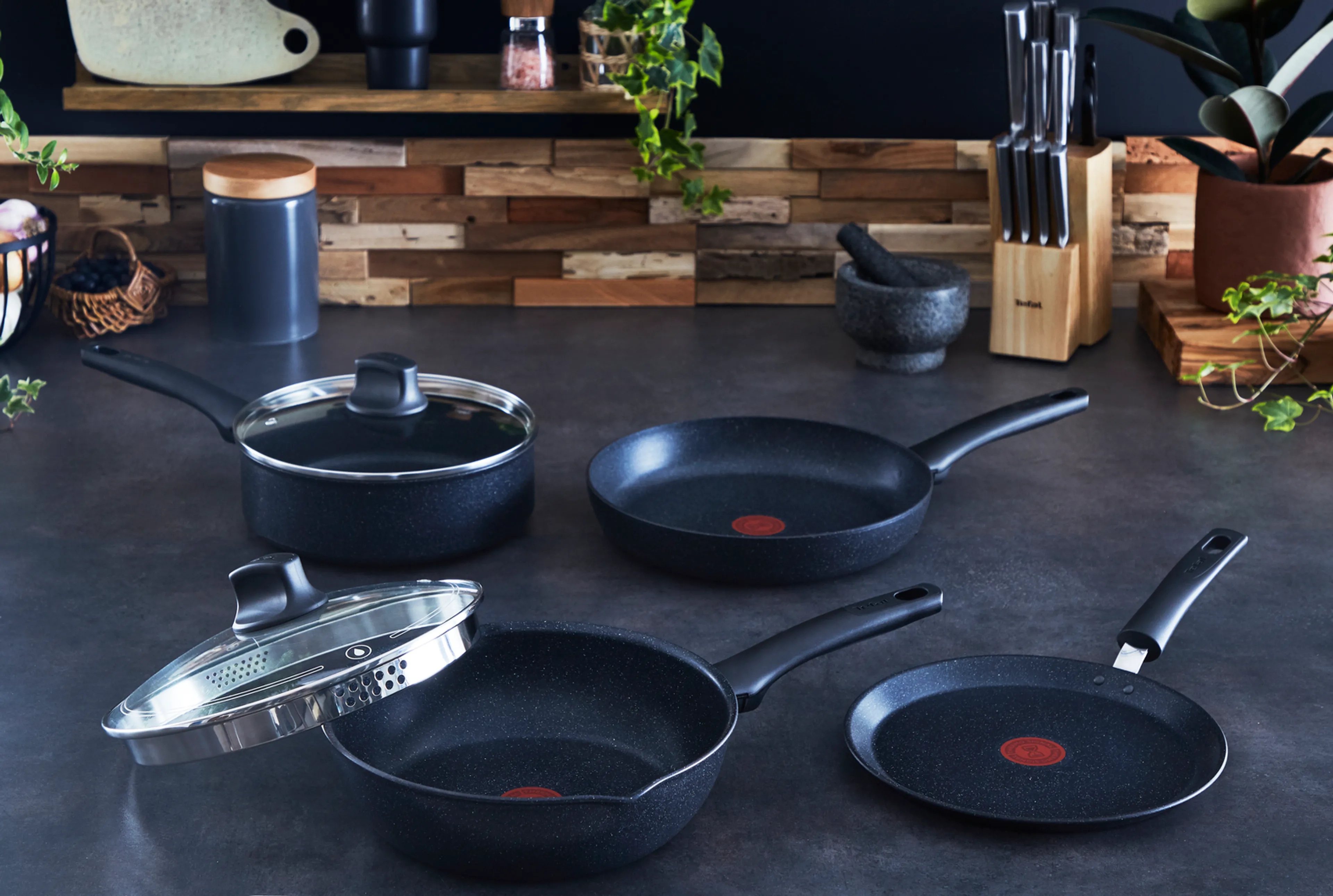 Сковорода Tefal Black Stone 26см G2810572