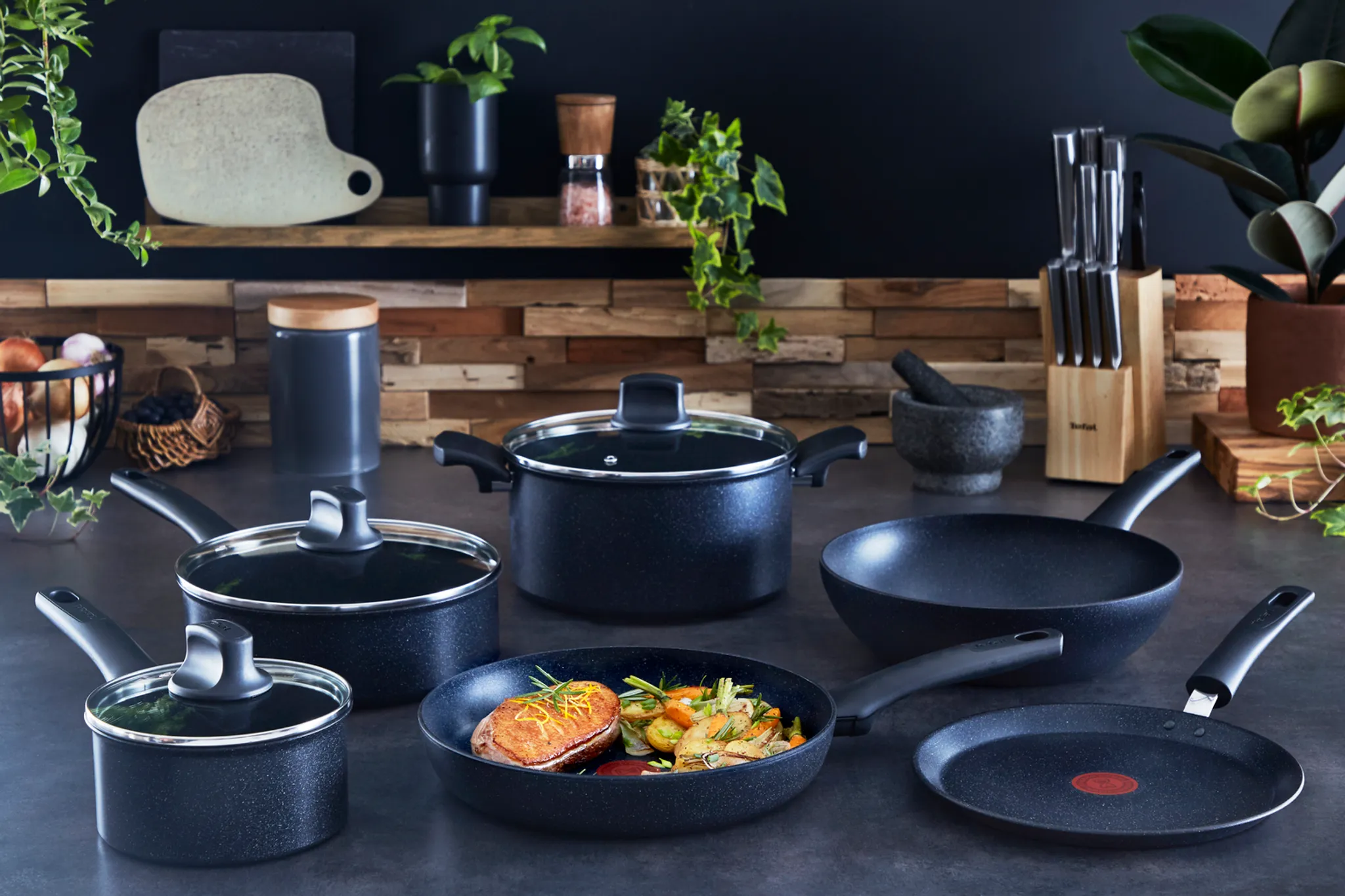 Сковорода-вок Tefal Black Stone Wok 28cм G2811972