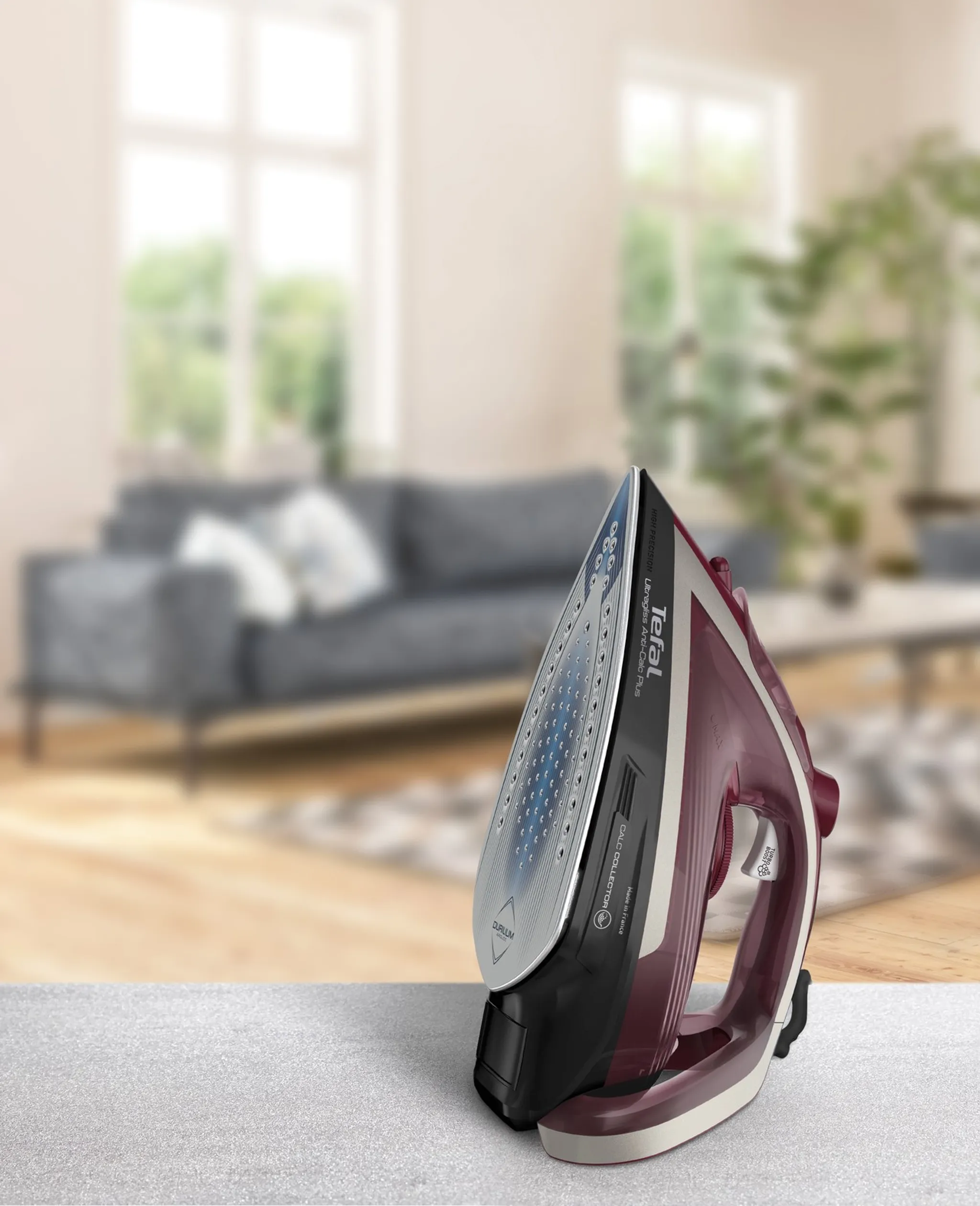 Утюг Tefal Ultragliss Plus FV6833E0