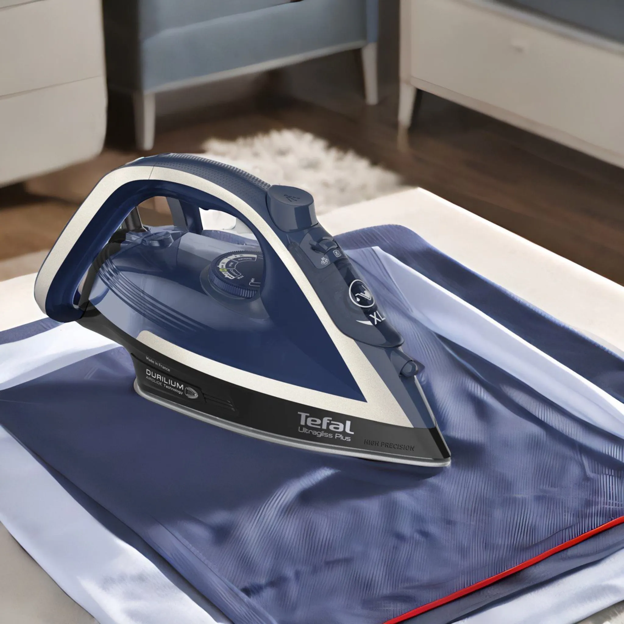 Утюг Tefal Ultragliss Plus FV6824E0