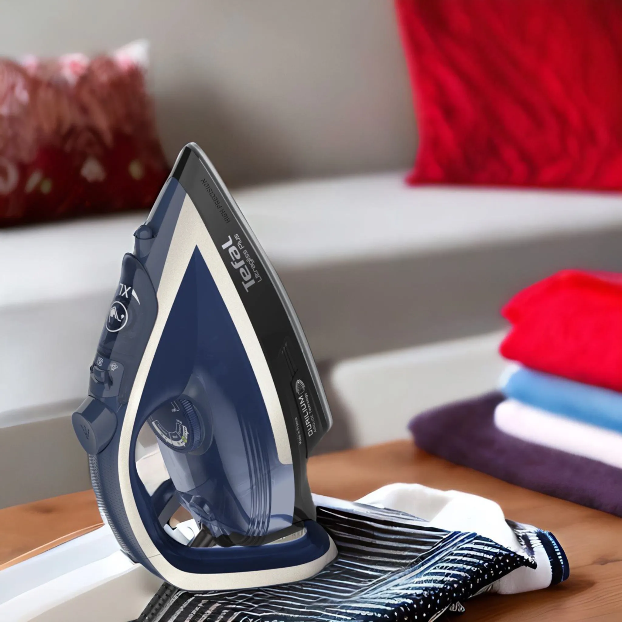 Утюг Tefal Ultragliss Plus FV6824E0