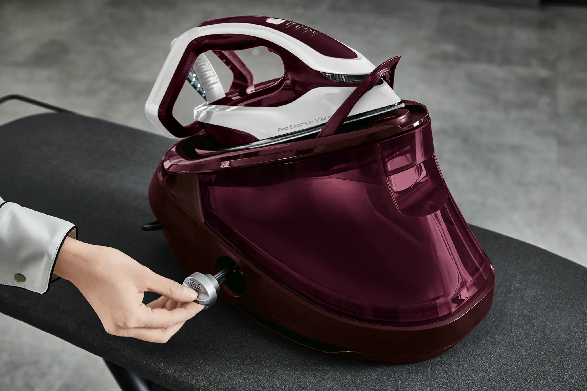 Парогенератор с умной подсветкой Tefal Pro Express Vision GV9810E0