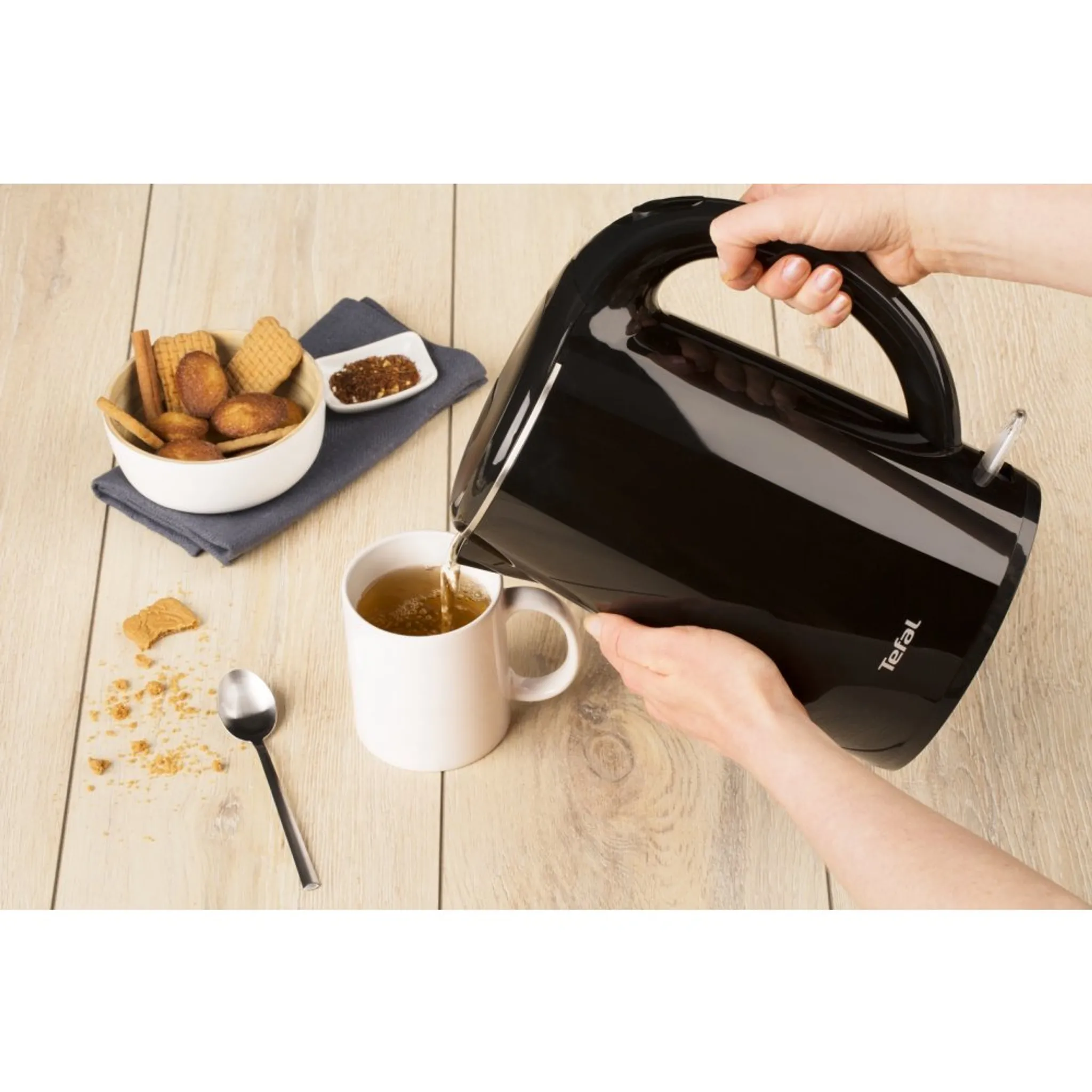 Электрический чайник Tefal Safe to Touch KO260830