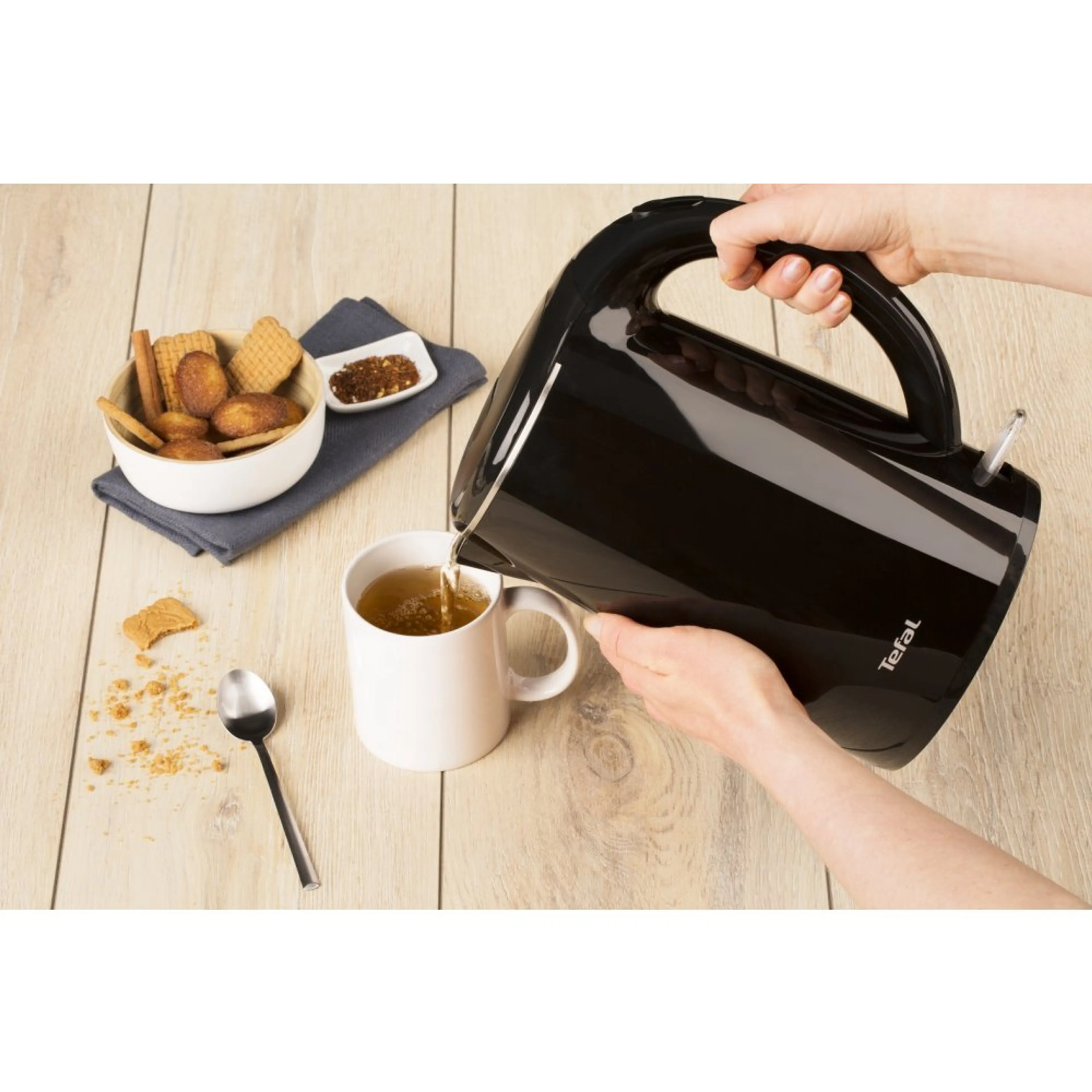 Электрический чайник Tefal Safe to Touch KO260830