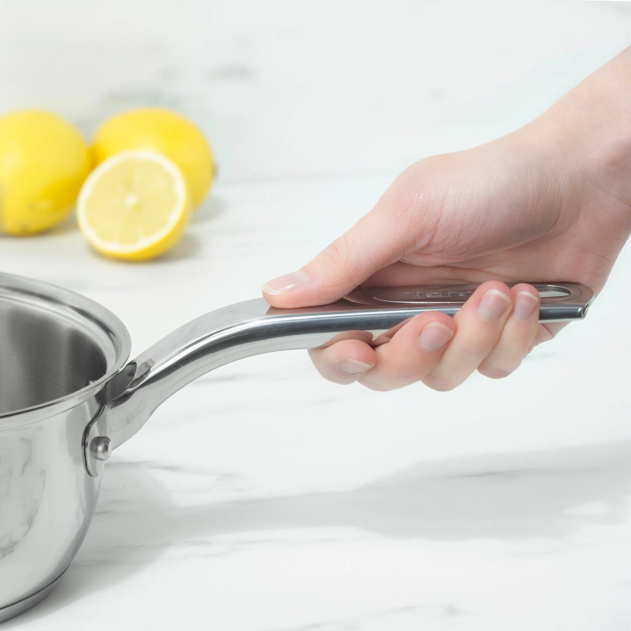 Ковш с крышкой Tefal Intuition 16 см B8642274