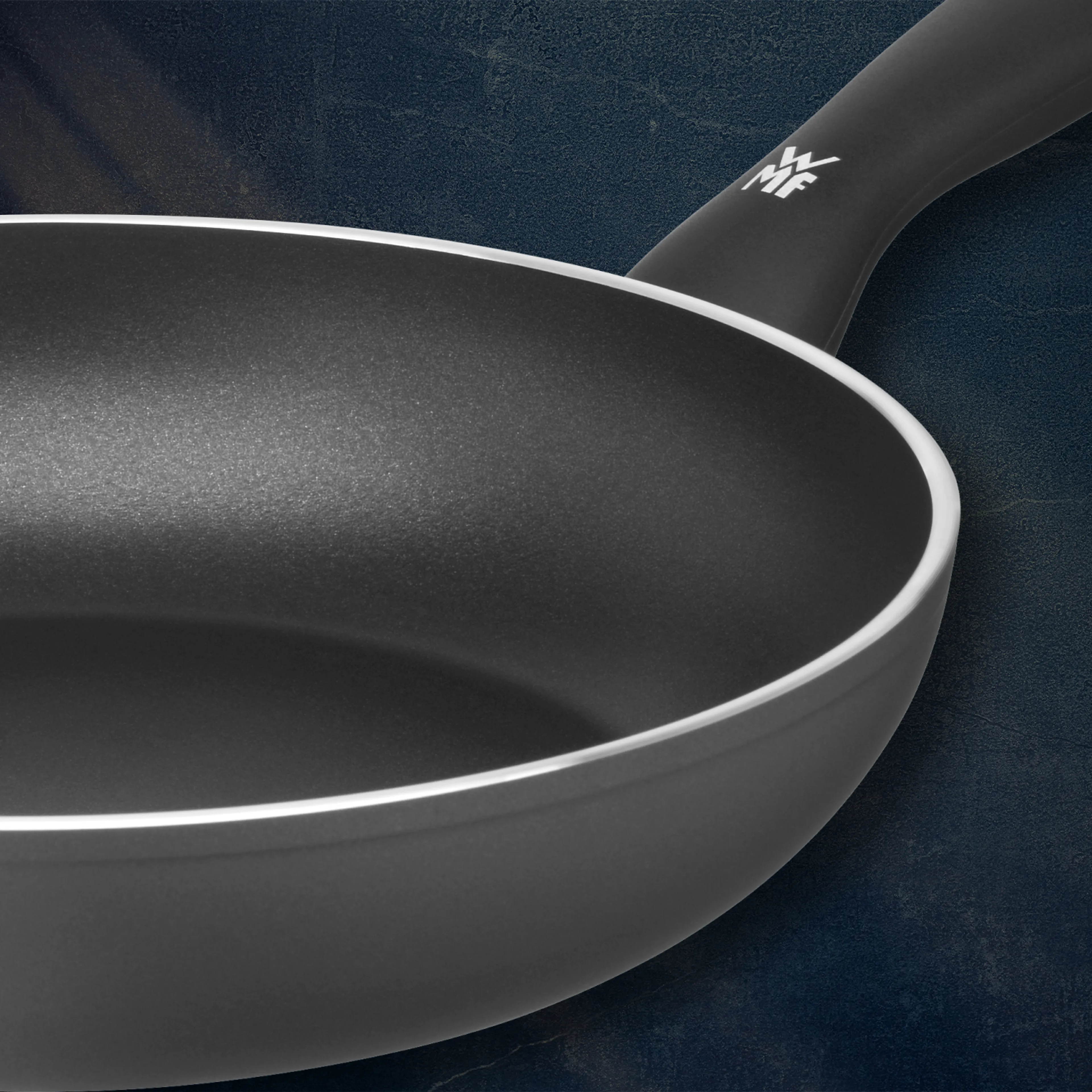 Сковорода WMF Permadur Inspire 24см