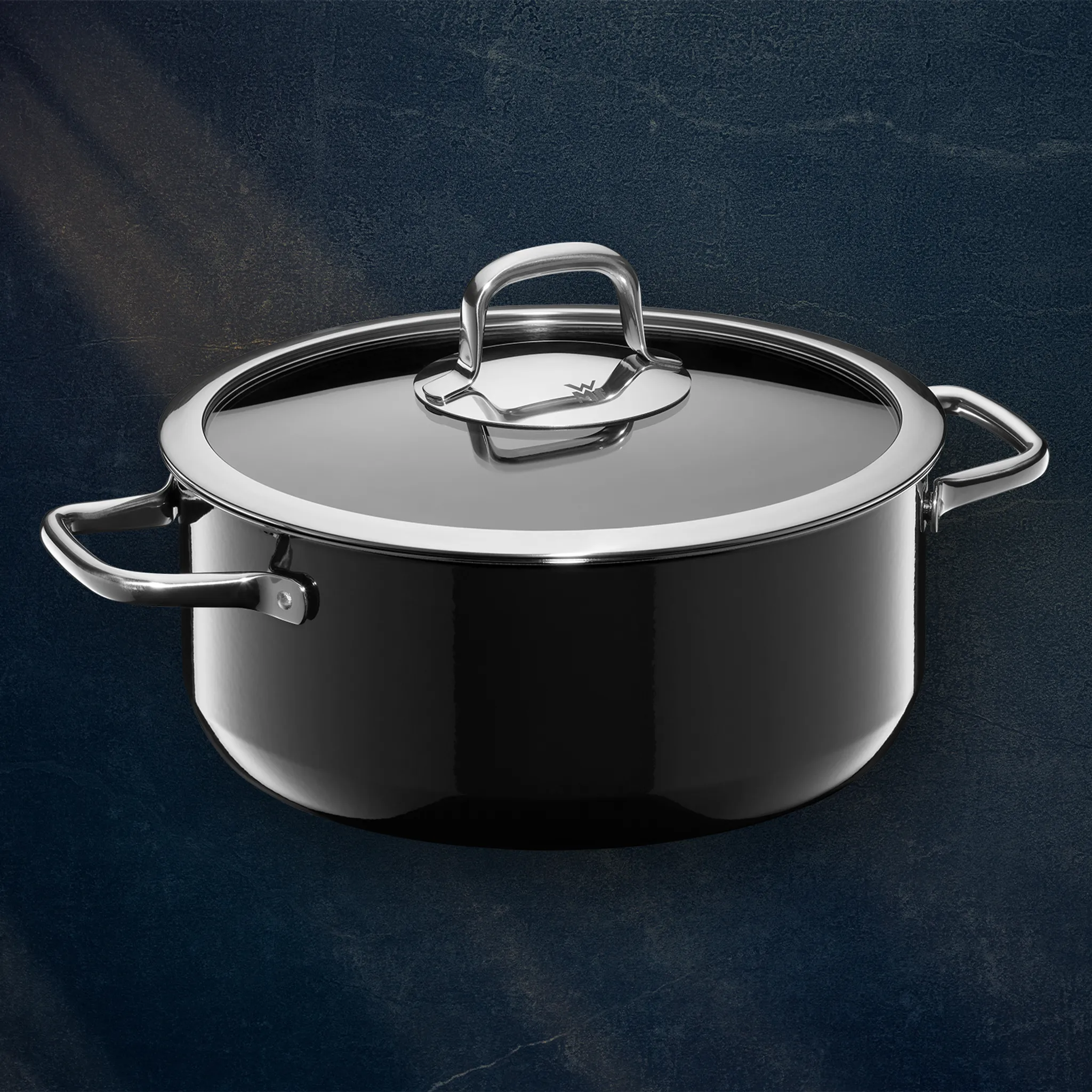 Низкая кастрюля с крышкой WMF Fusiontec Compact Black 24 см