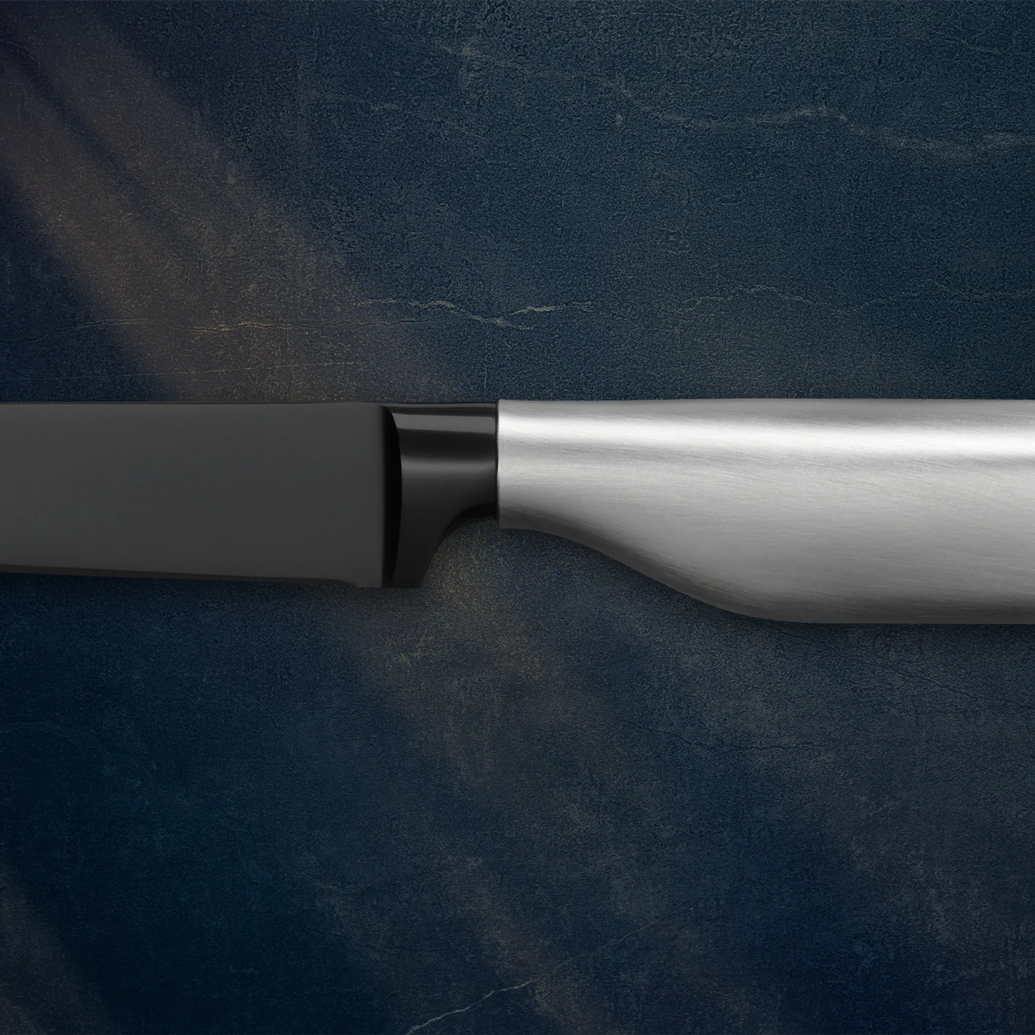 Универсальный нож WMF Ultimate Black 12 см