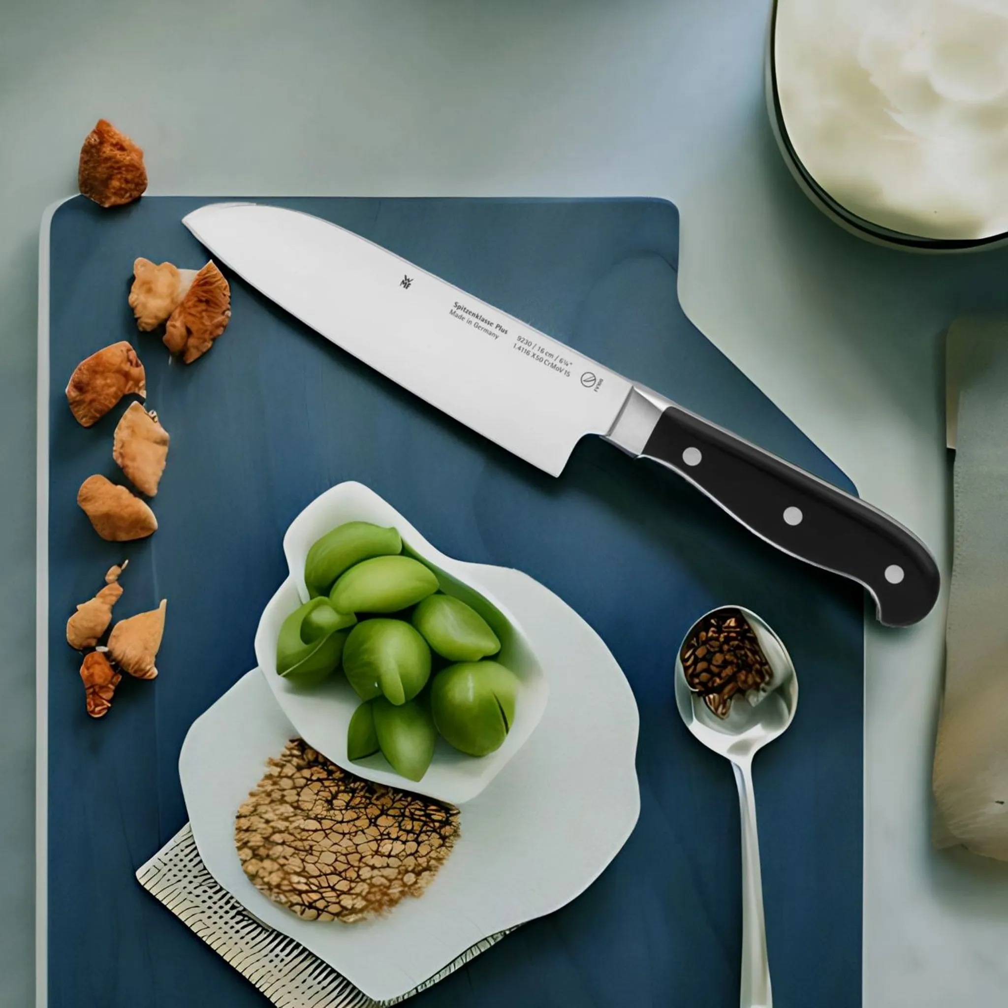 Нож Сантоку WMF Spitzenklasse 16 см