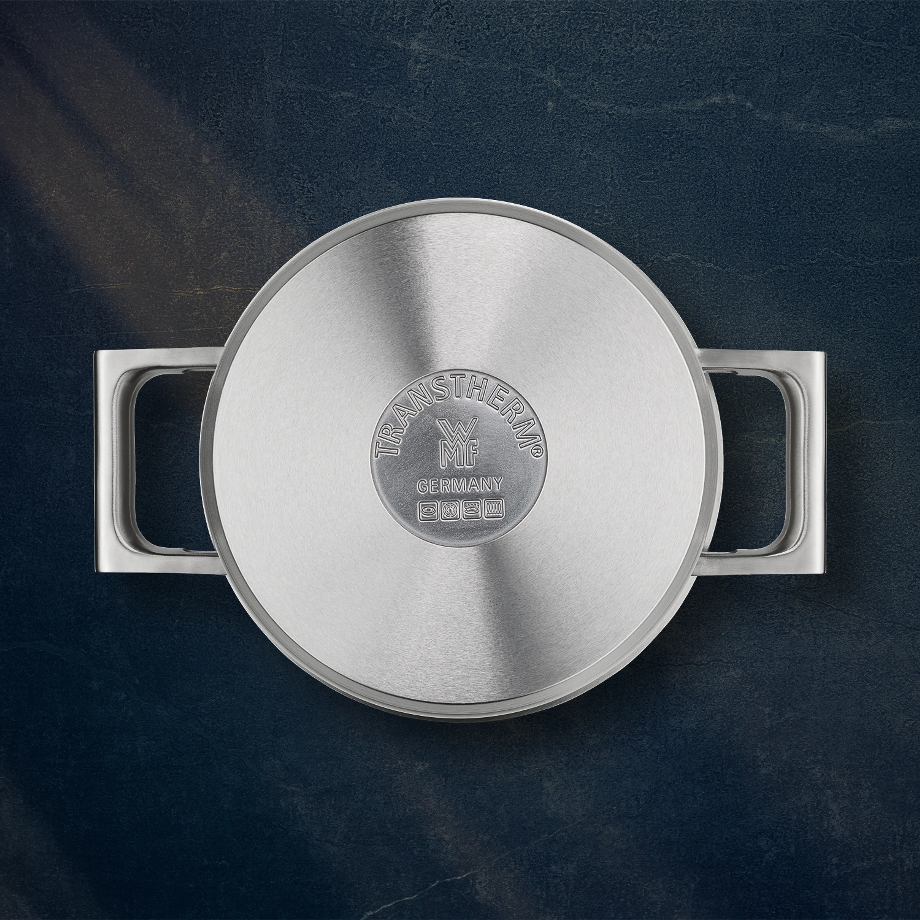 Низкая кастрюля с крышкой WMF Ultimate Cool 24 см