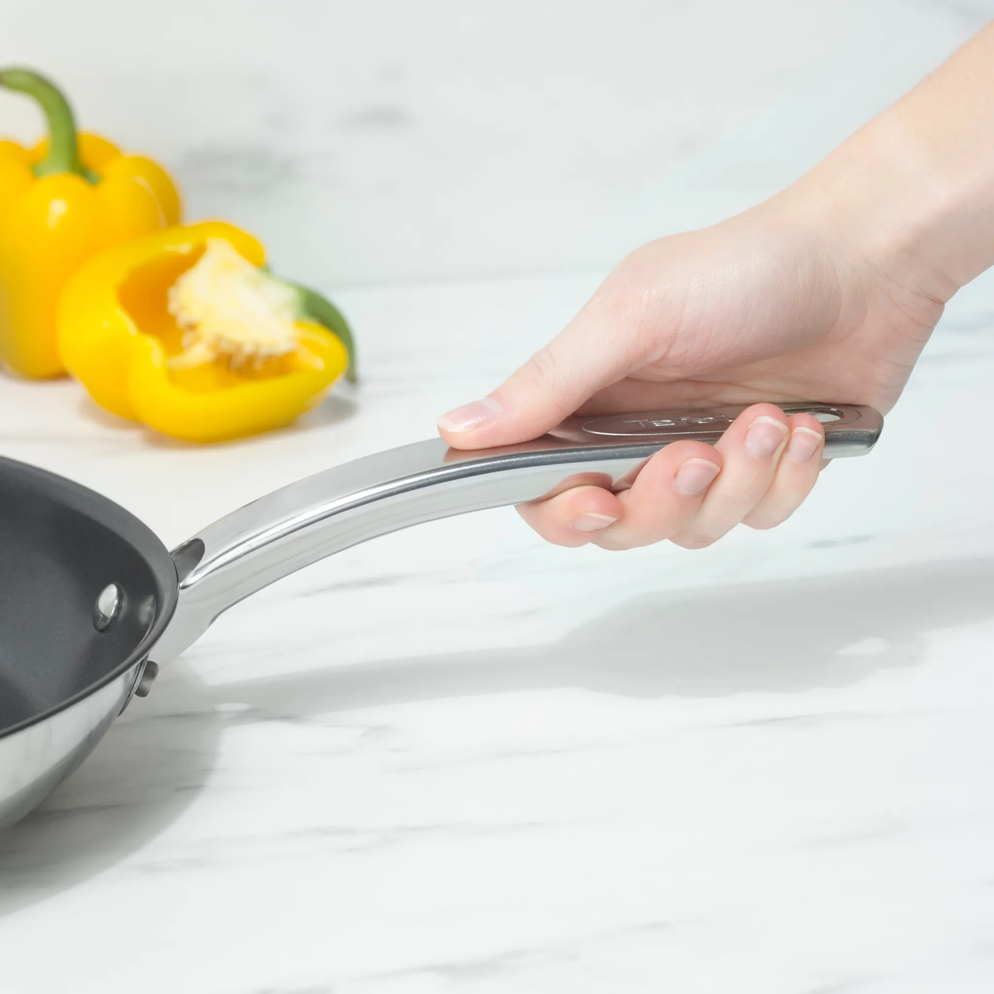 Индукционная сковорода Tefal Intuition 28 см B8590635