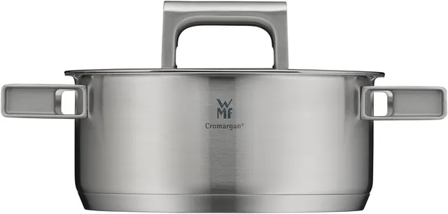 Низкая кастрюля с крышкой WMF Ultimate Cool 24 см